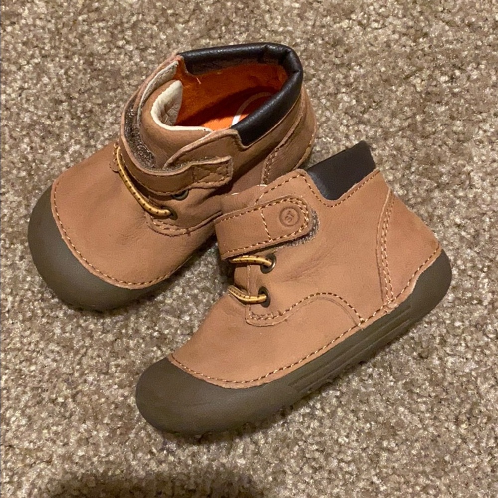Stride Rite Soft Motion Burrell Boot 4.5 Toddler